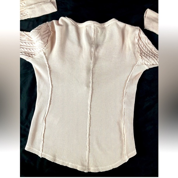 Lucky Brand Women’s Size XS Waffle Knit/ Cable Knit Sleeve Button Up Top - Picture 5 of 10